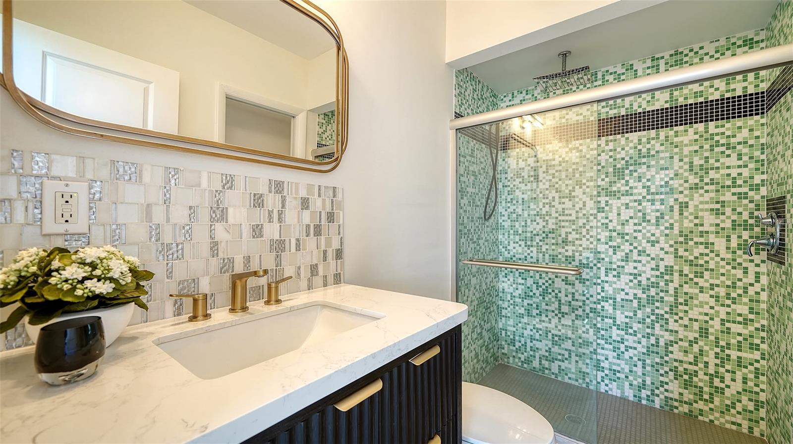 404 S SHORE DR, SARASOTA, FL, 34234