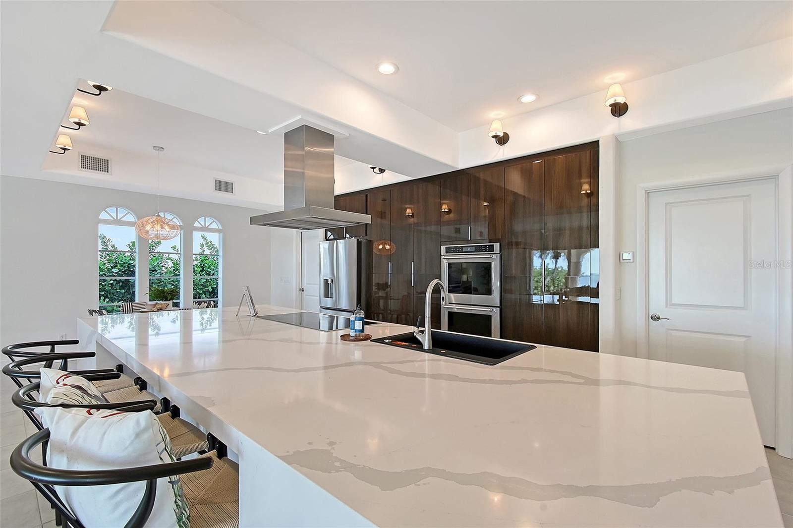 404 S SHORE DR, SARASOTA, FL, 34234