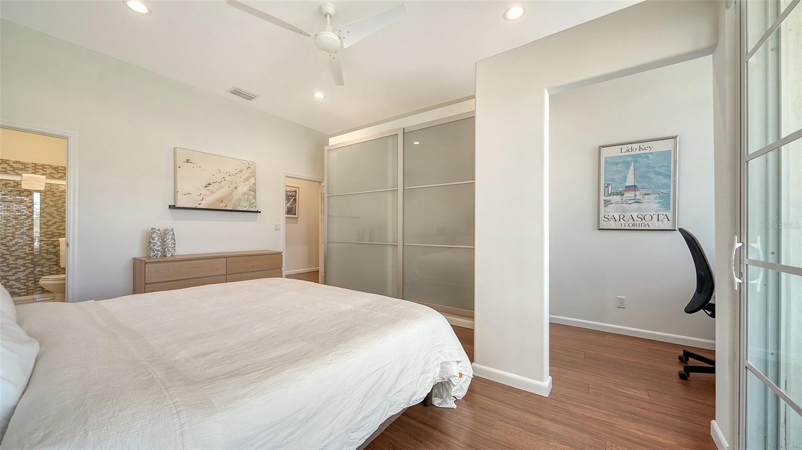 404 S SHORE DR, SARASOTA, FL, 34234