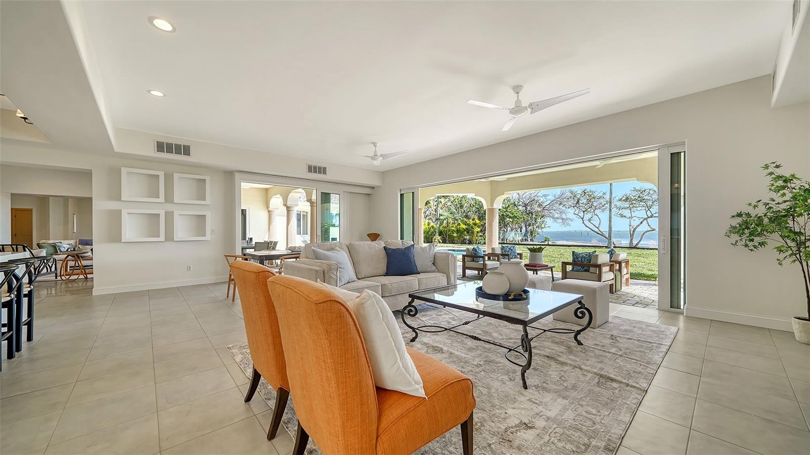 404 S SHORE DR, SARASOTA, FL, 34234