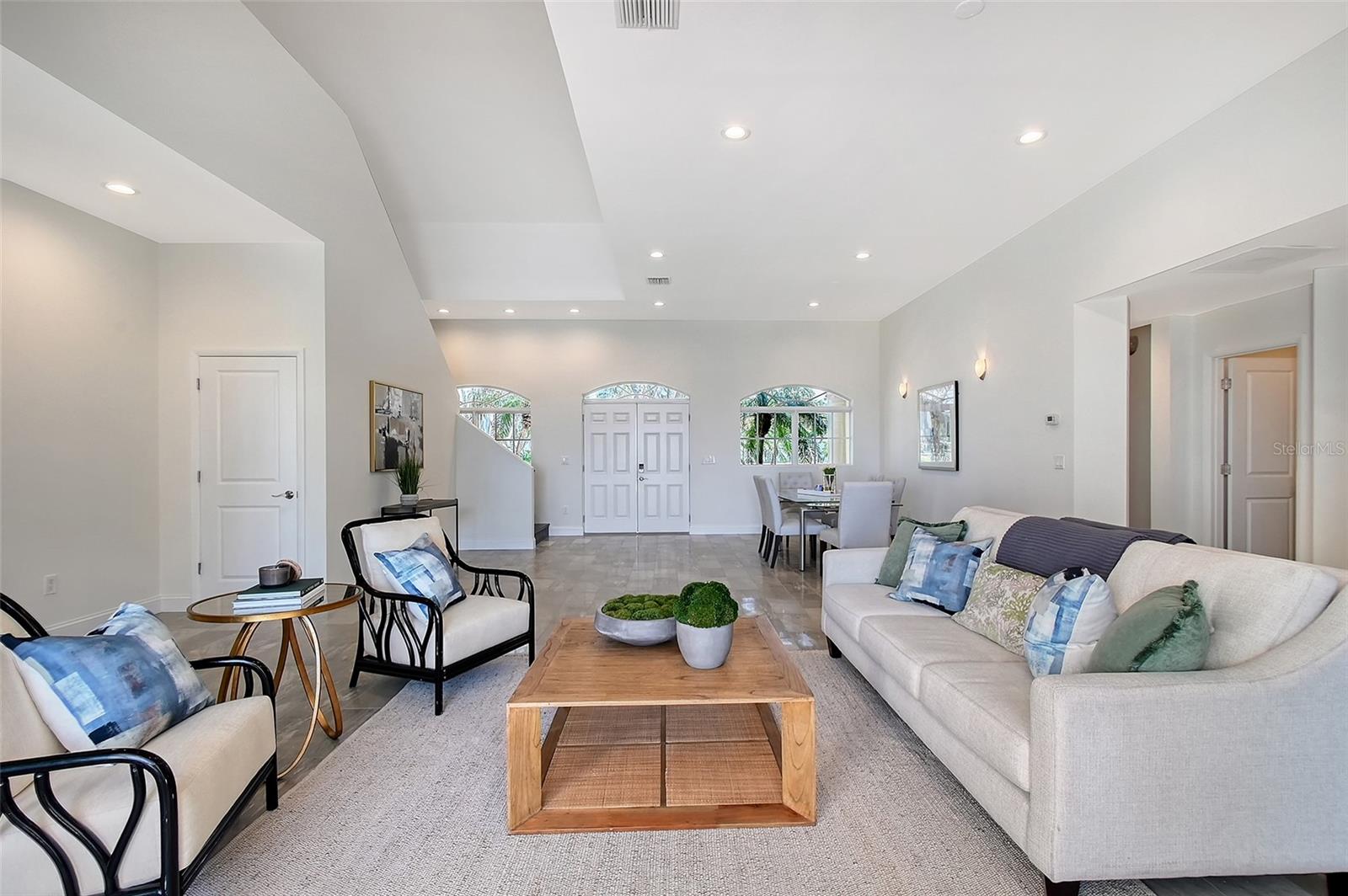 404 S SHORE DR, SARASOTA, FL, 34234