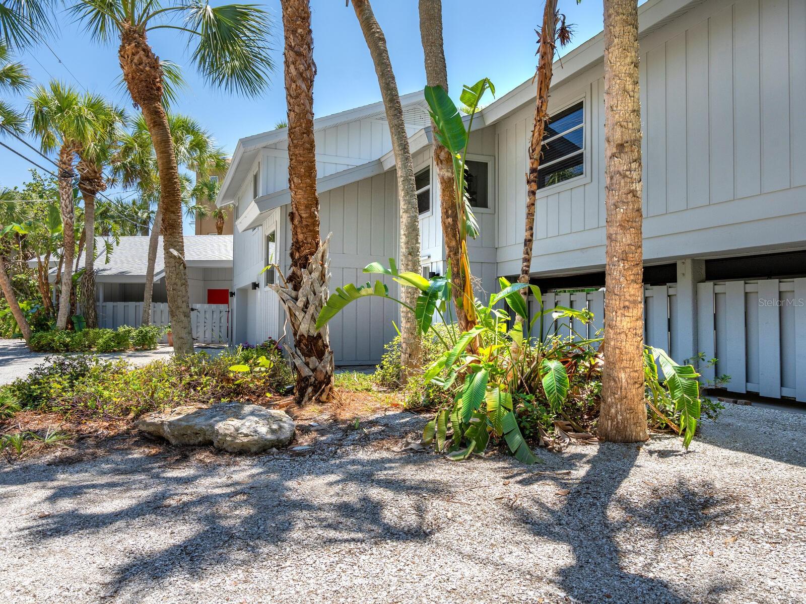 A4648103 Property Photo