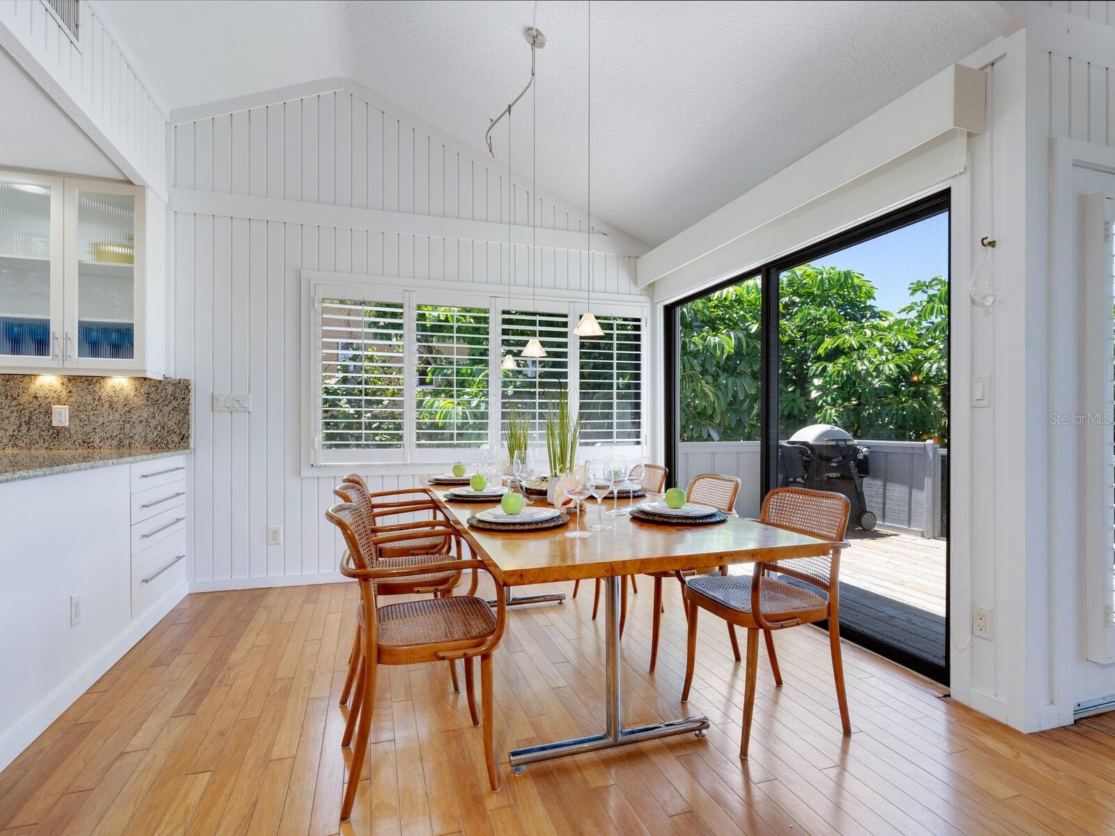 A4648103 Property Photo