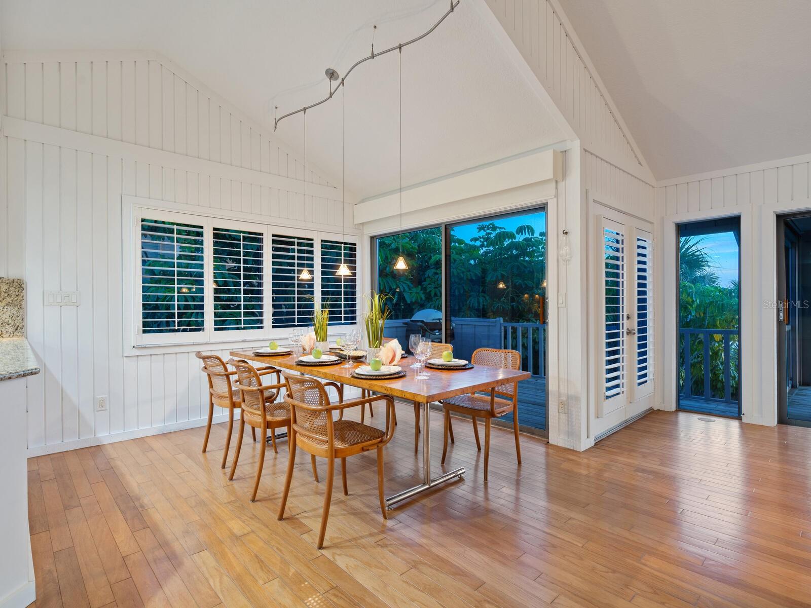 A4648103 Property Photo