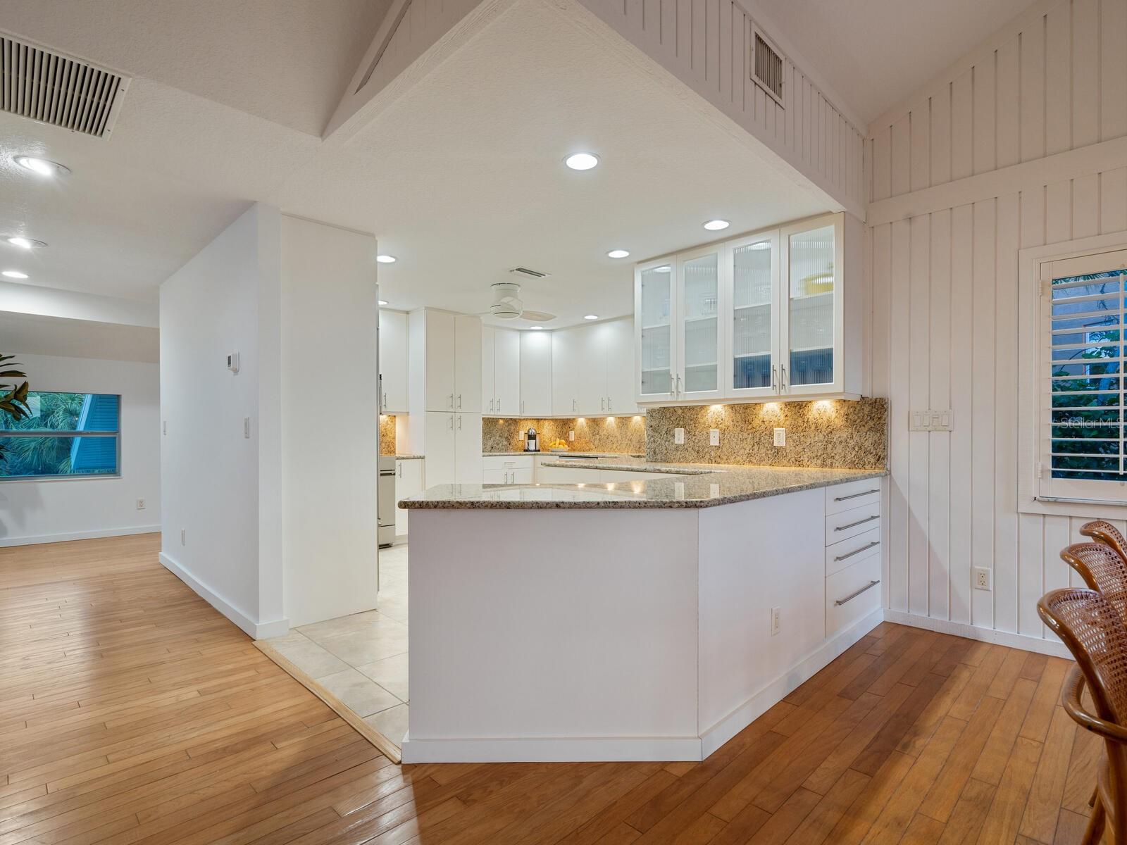 A4648103 Property Photo