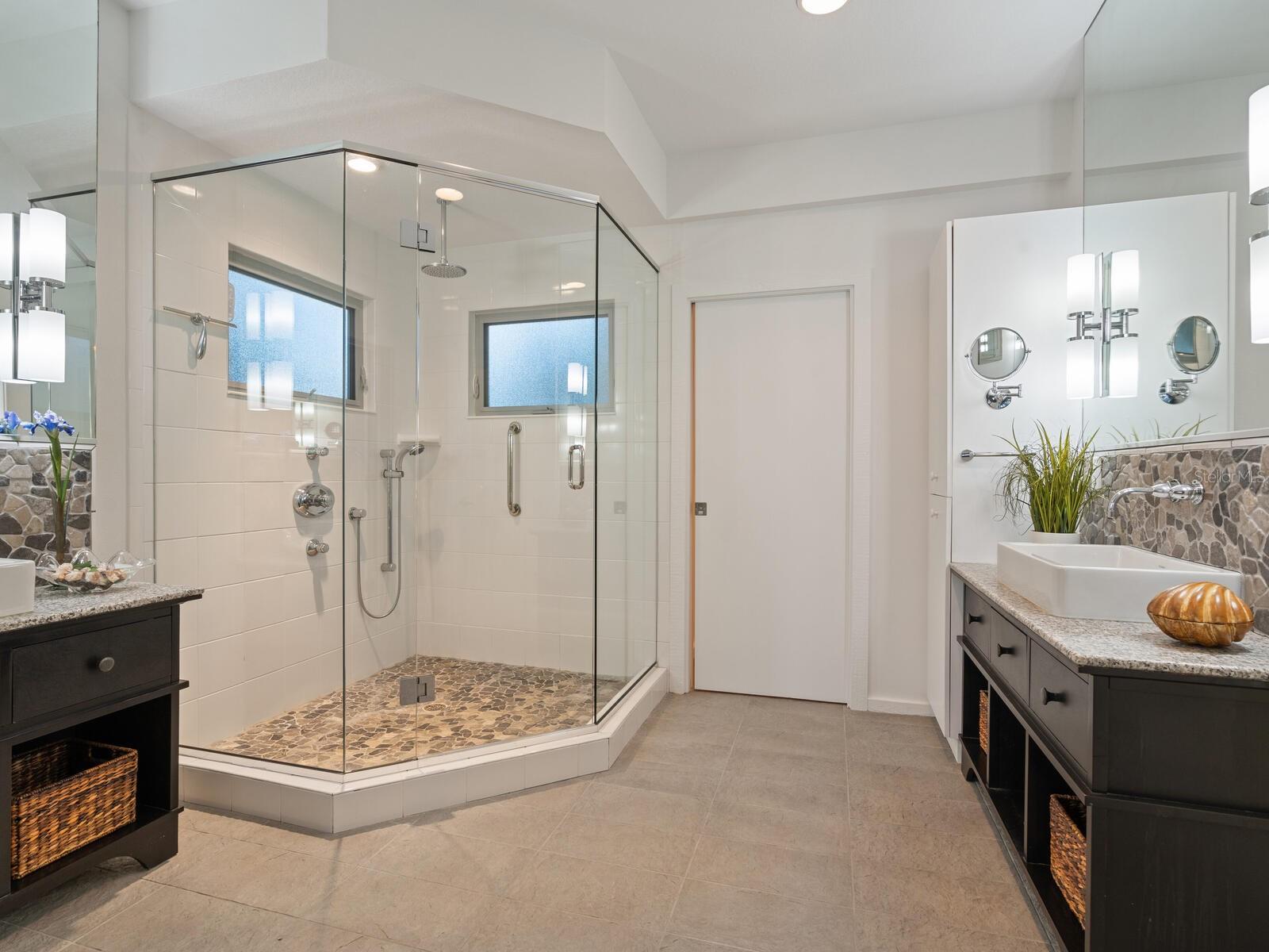 A4648103 Property Photo