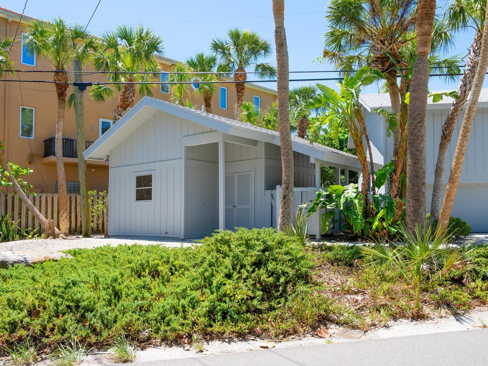 A4648103 Property Photo