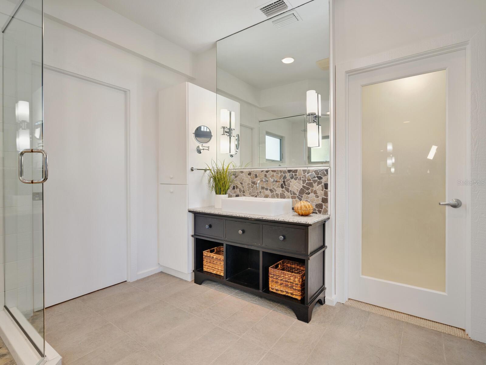 A4648103 Property Photo