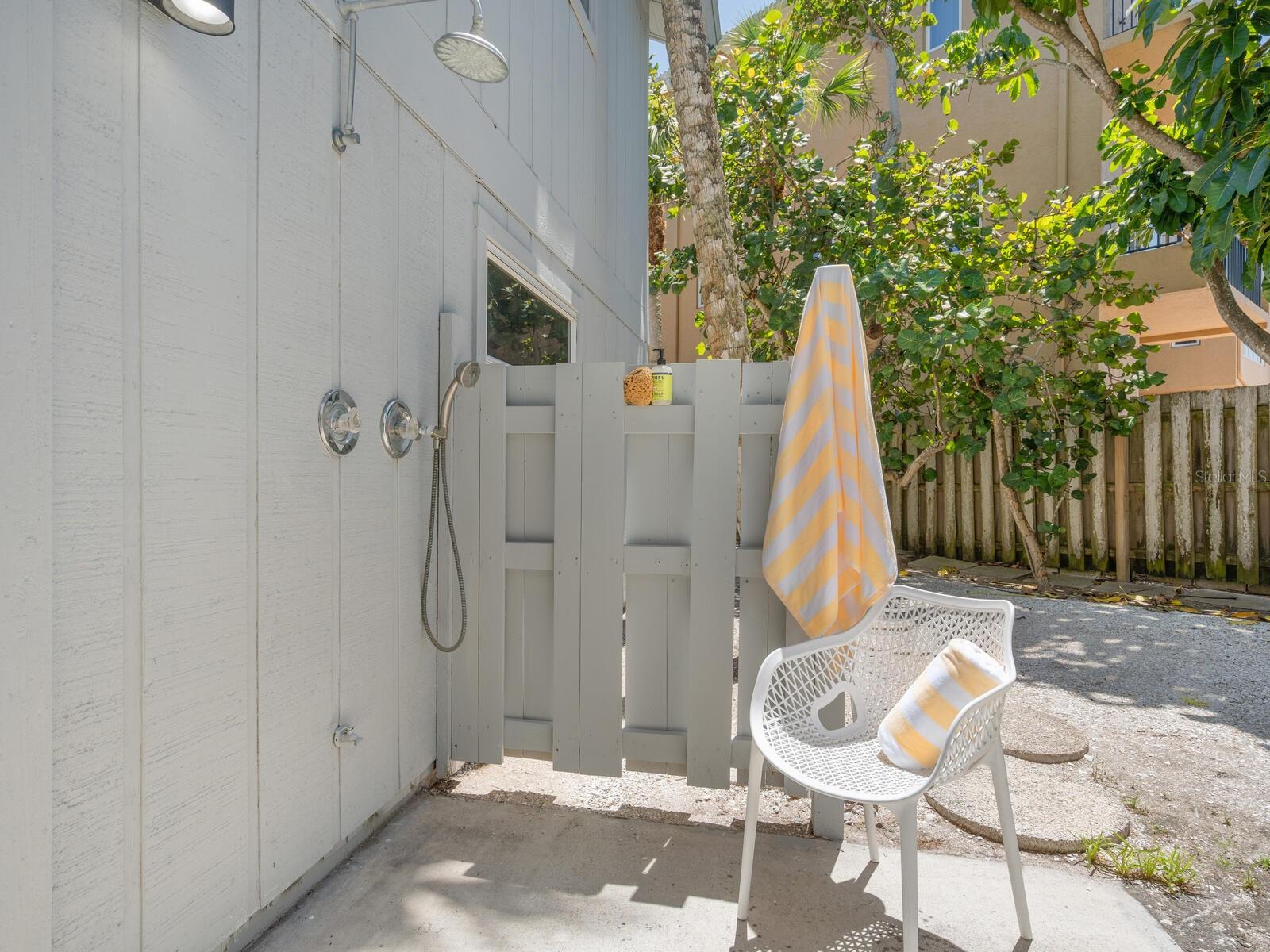 A4648103 Property Photo