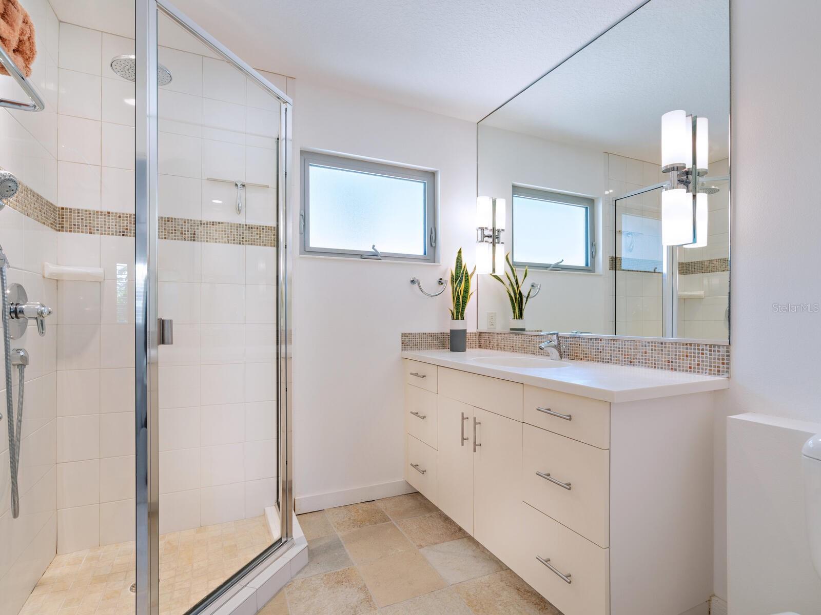 A4648103 Property Photo