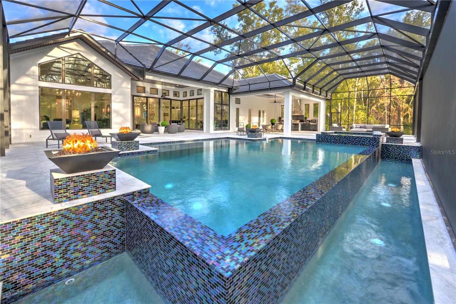 TB8372088 Property Photo