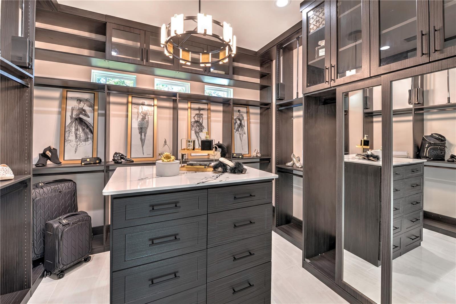 TB8372088 Property Photo