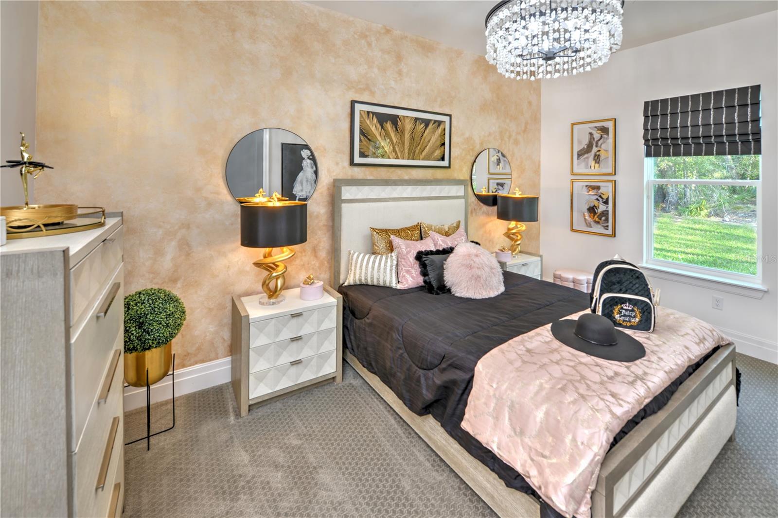 TB8372088 Property Photo