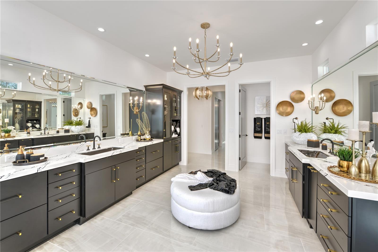 TB8372088 Property Photo