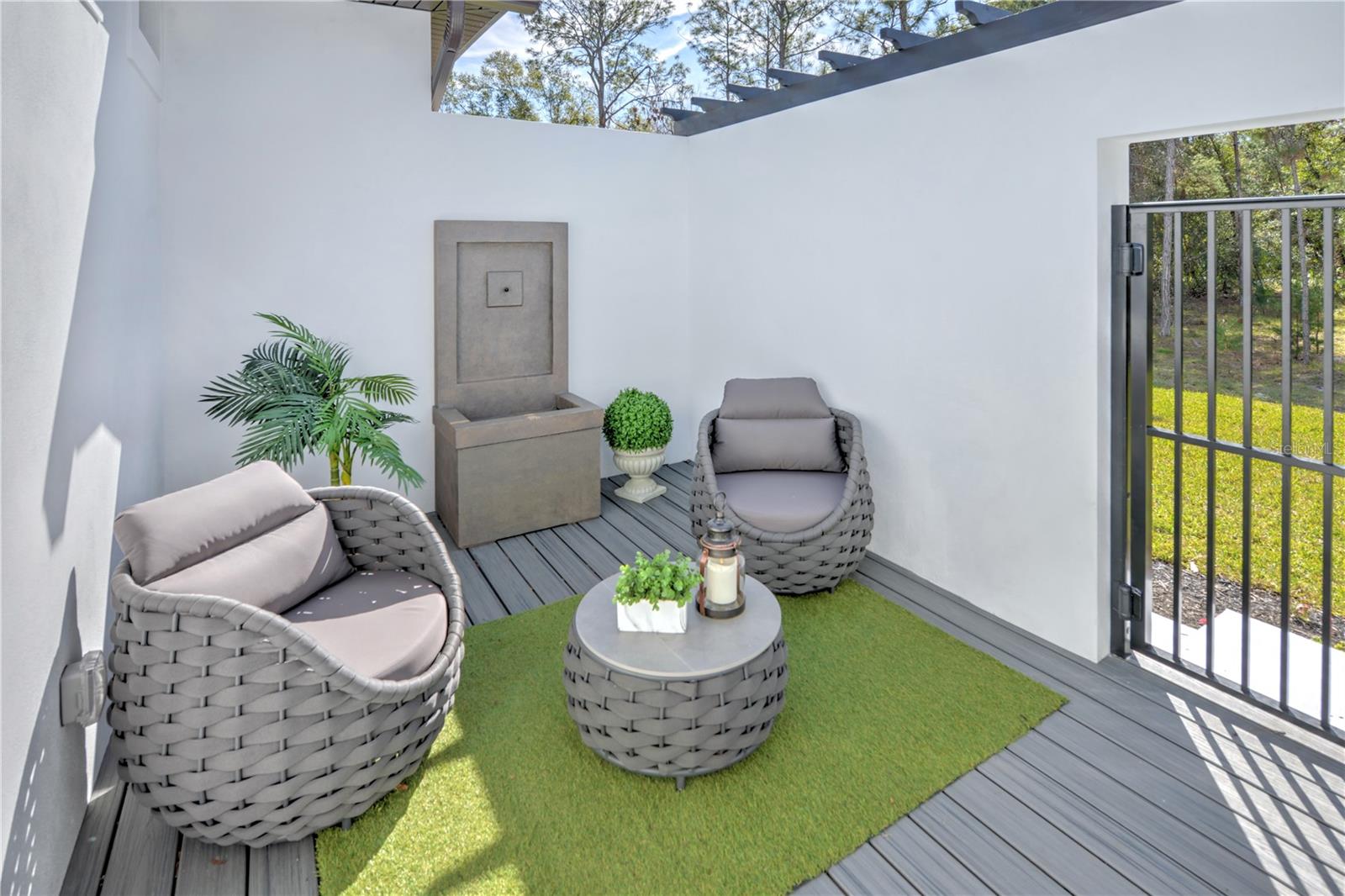 TB8372088 Property Photo