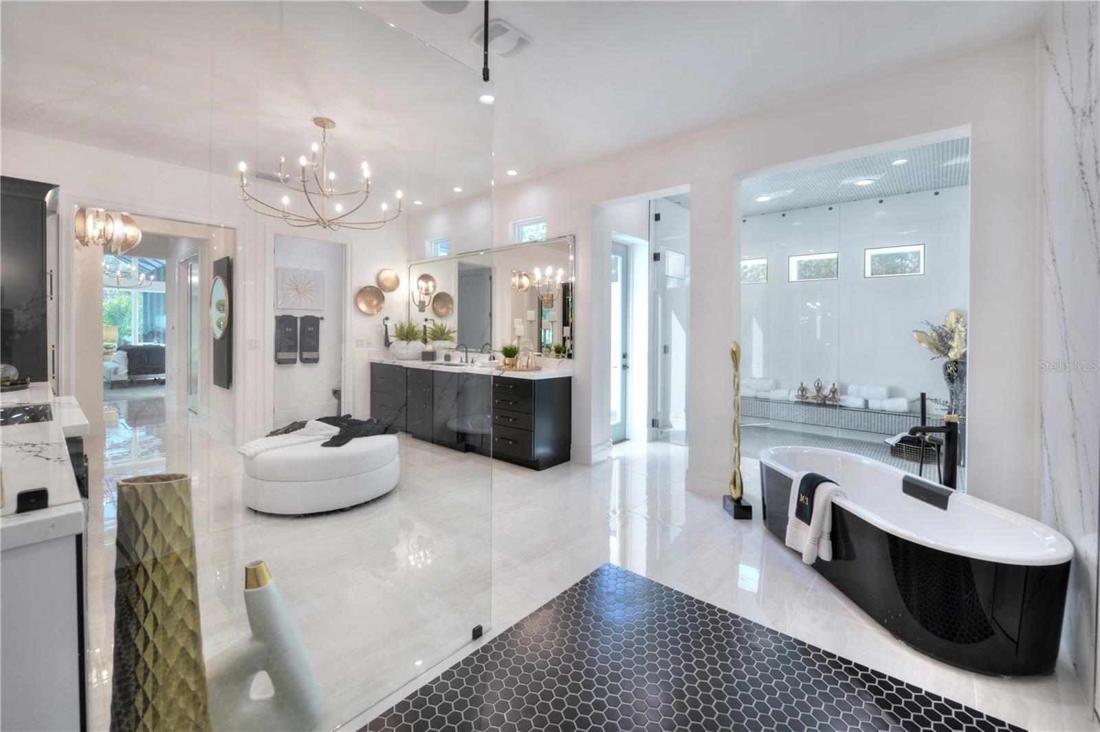 TB8372088 Property Photo