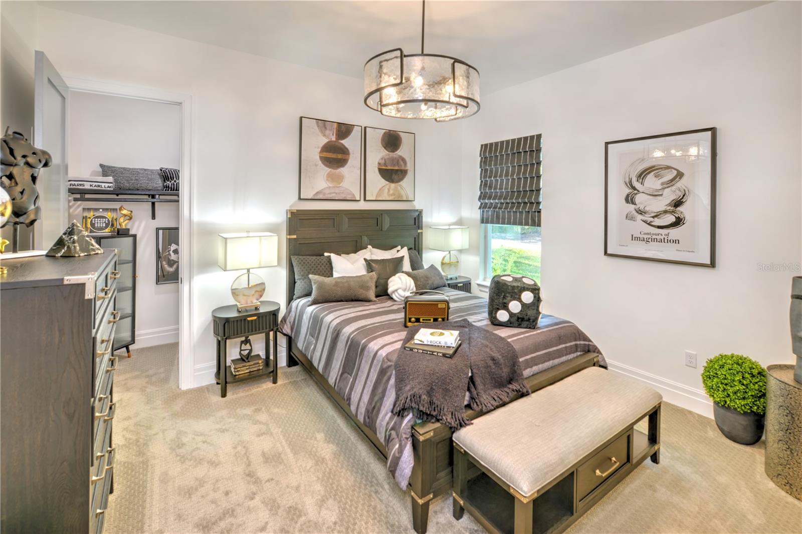 TB8372088 Property Photo