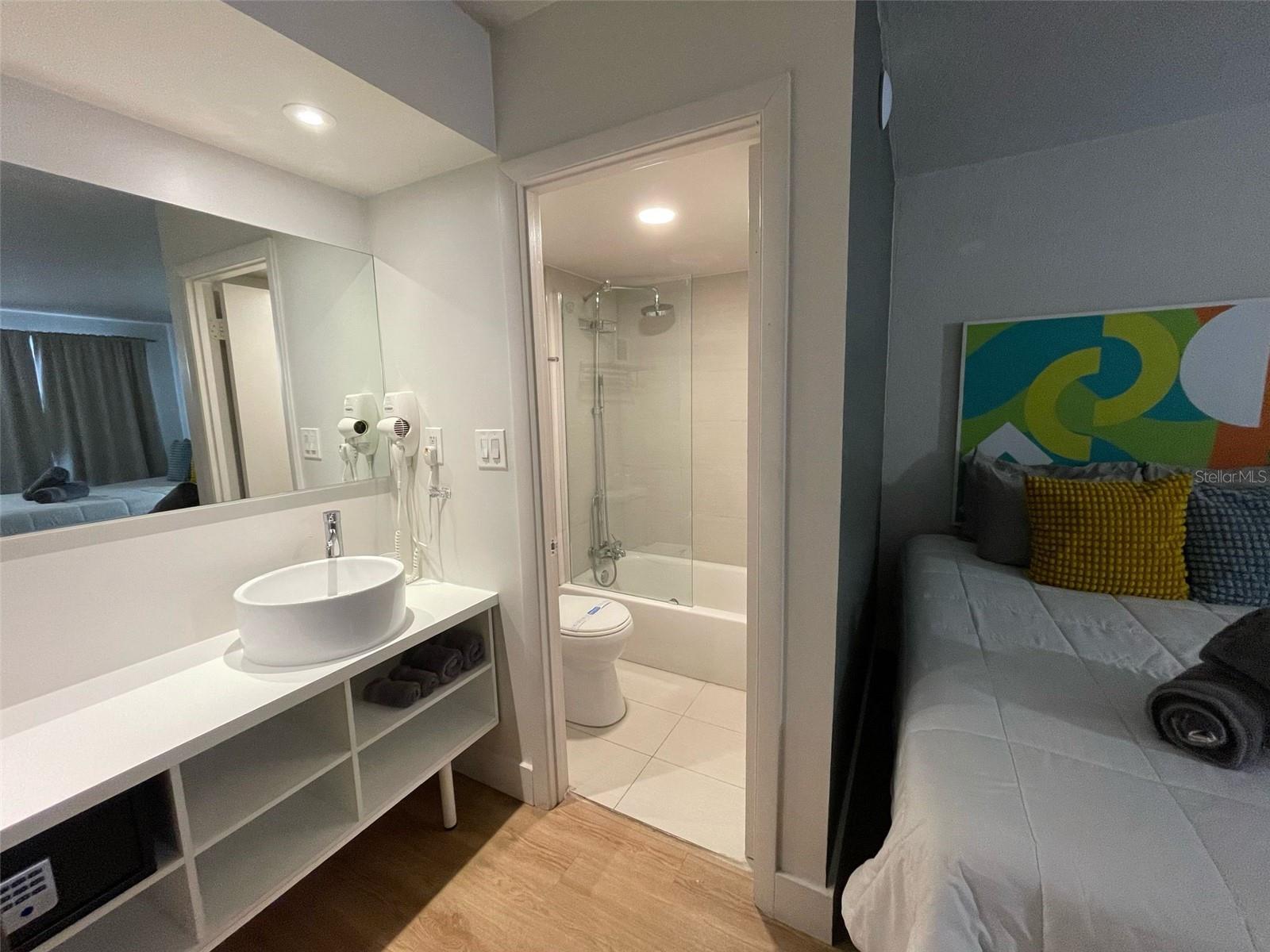 O6297948 Property Photo