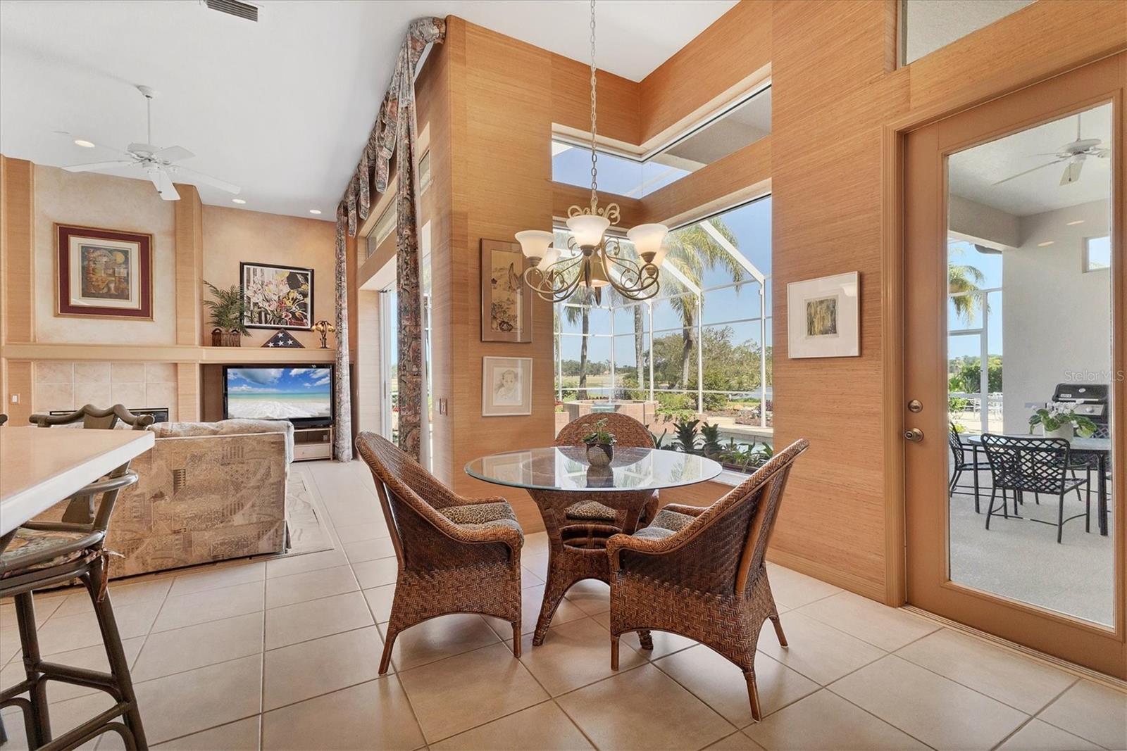 A4648121 Property Photo