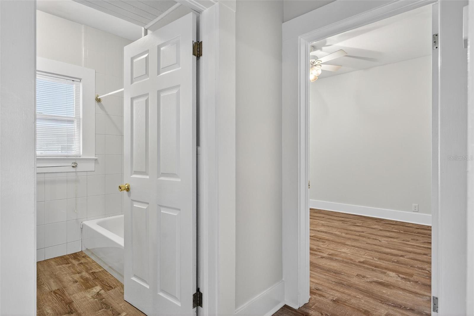 57 N ORANGE AVE, UMATILLA, FL, 32784