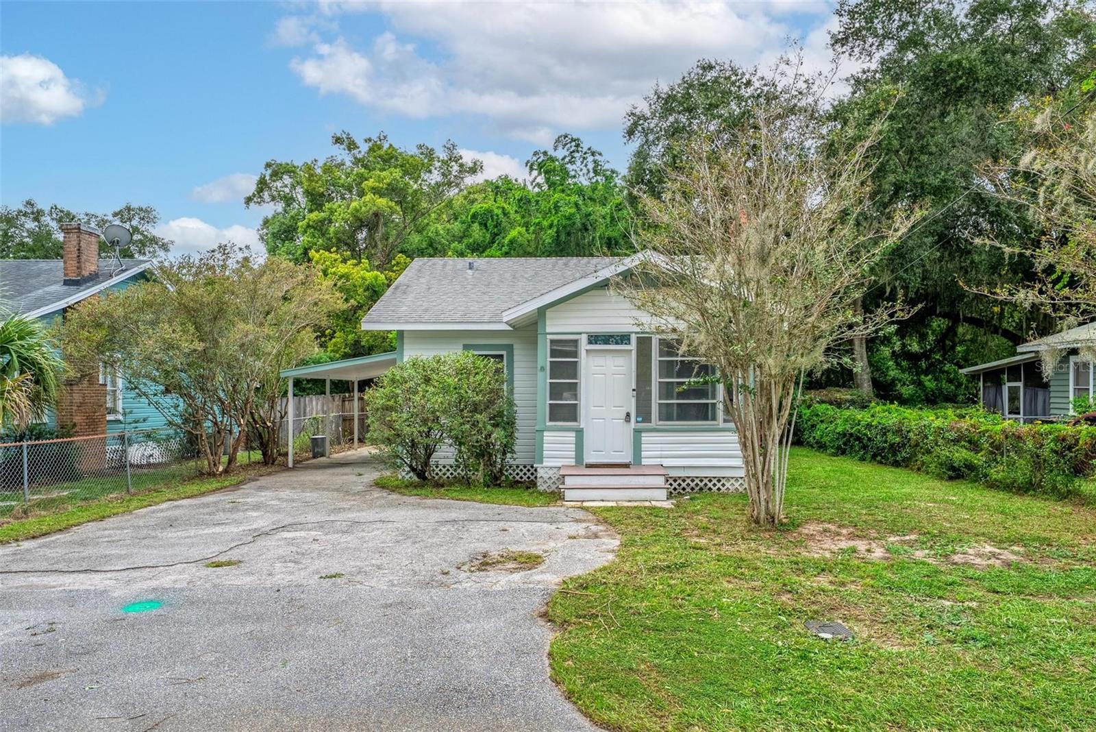 57 N ORANGE AVE, UMATILLA, FL, 32784