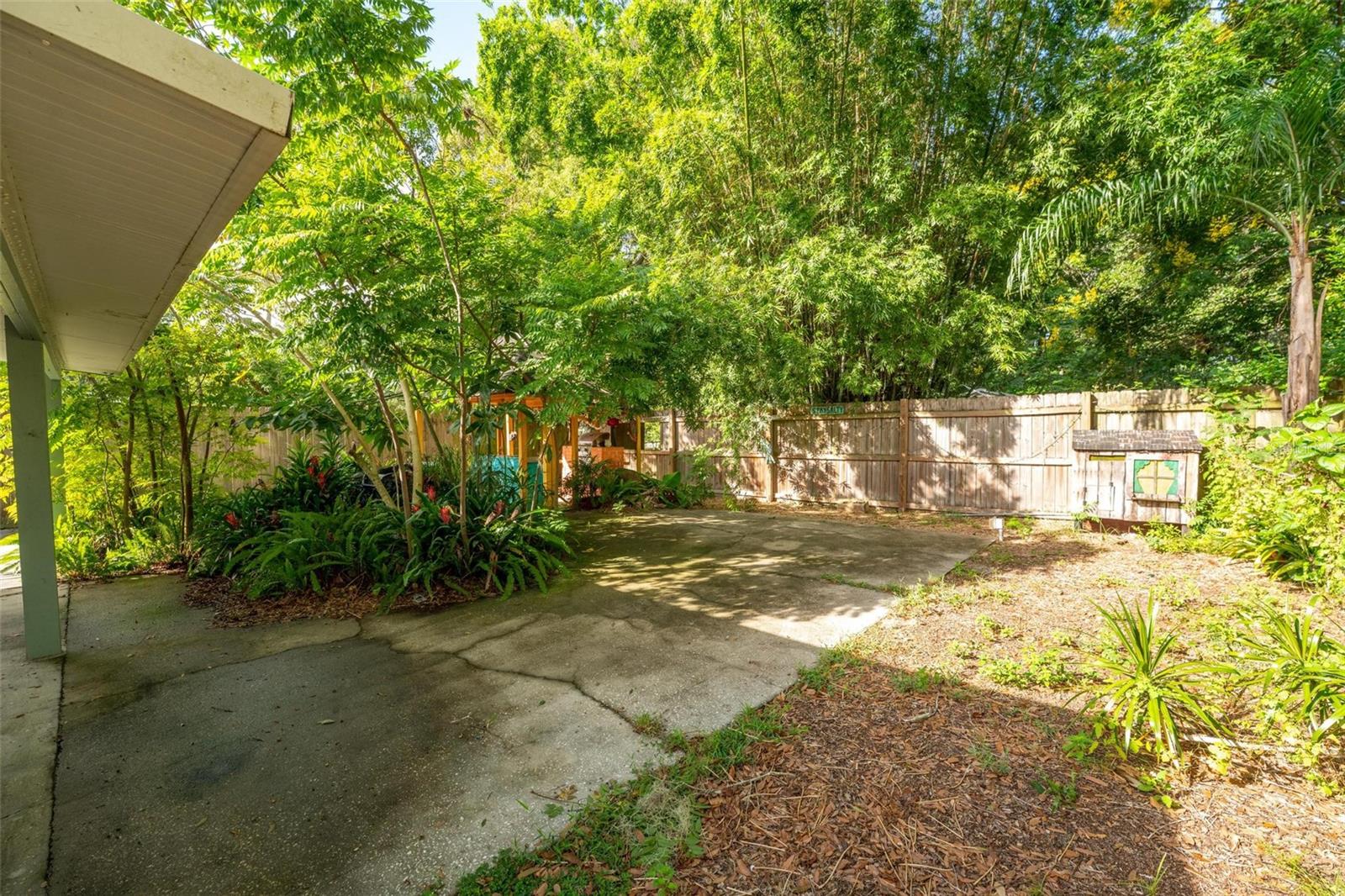 57 N ORANGE AVE, UMATILLA, FL, 32784