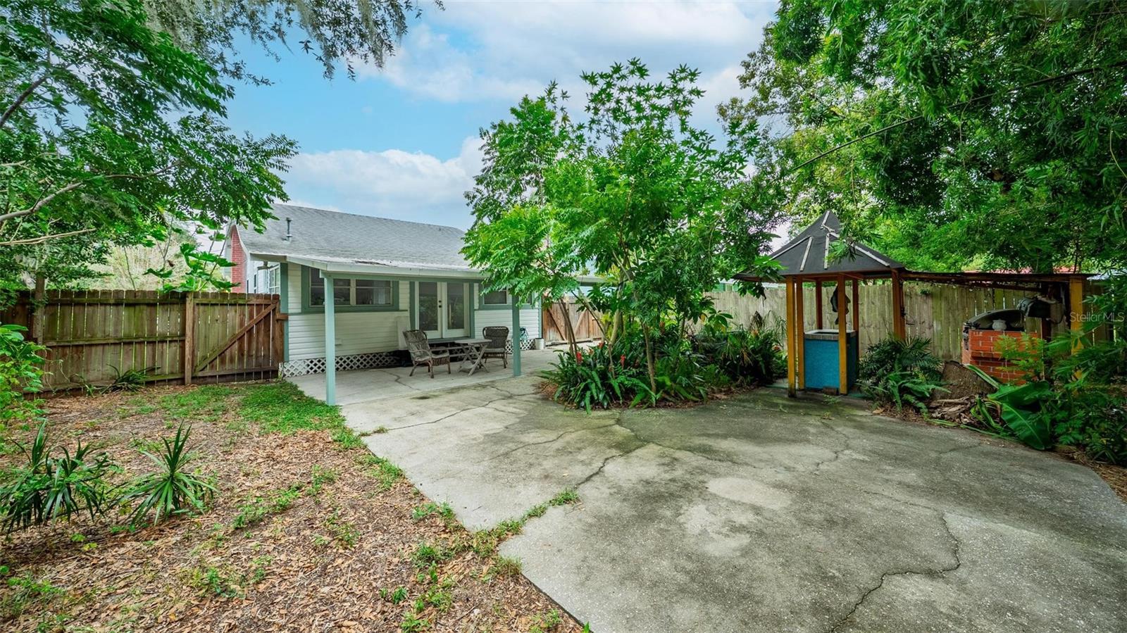 57 N ORANGE AVE, UMATILLA, FL, 32784