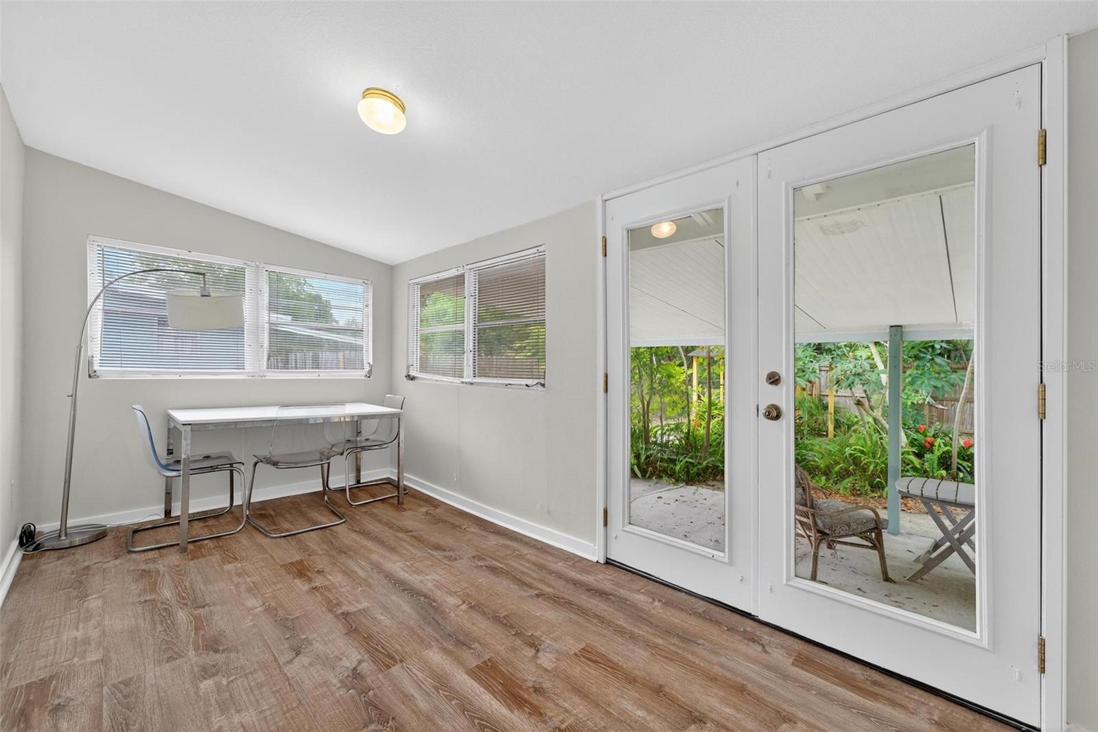 57 N ORANGE AVE, UMATILLA, FL, 32784