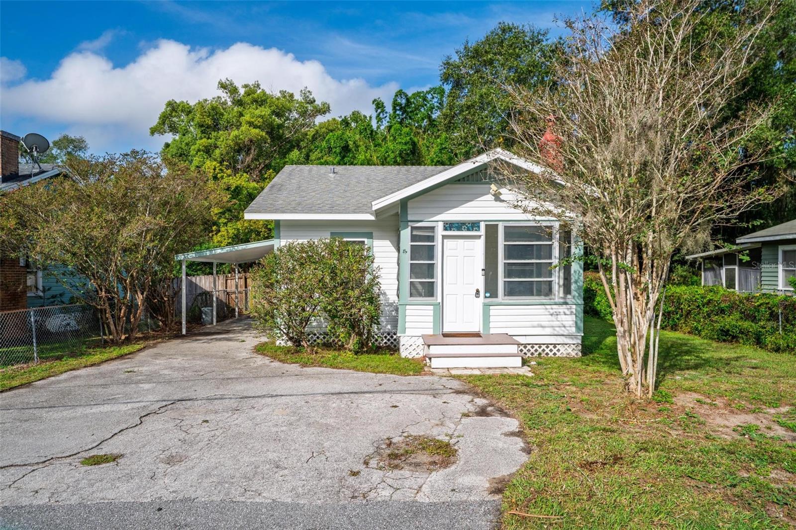 57 N ORANGE AVE, UMATILLA, FL, 32784