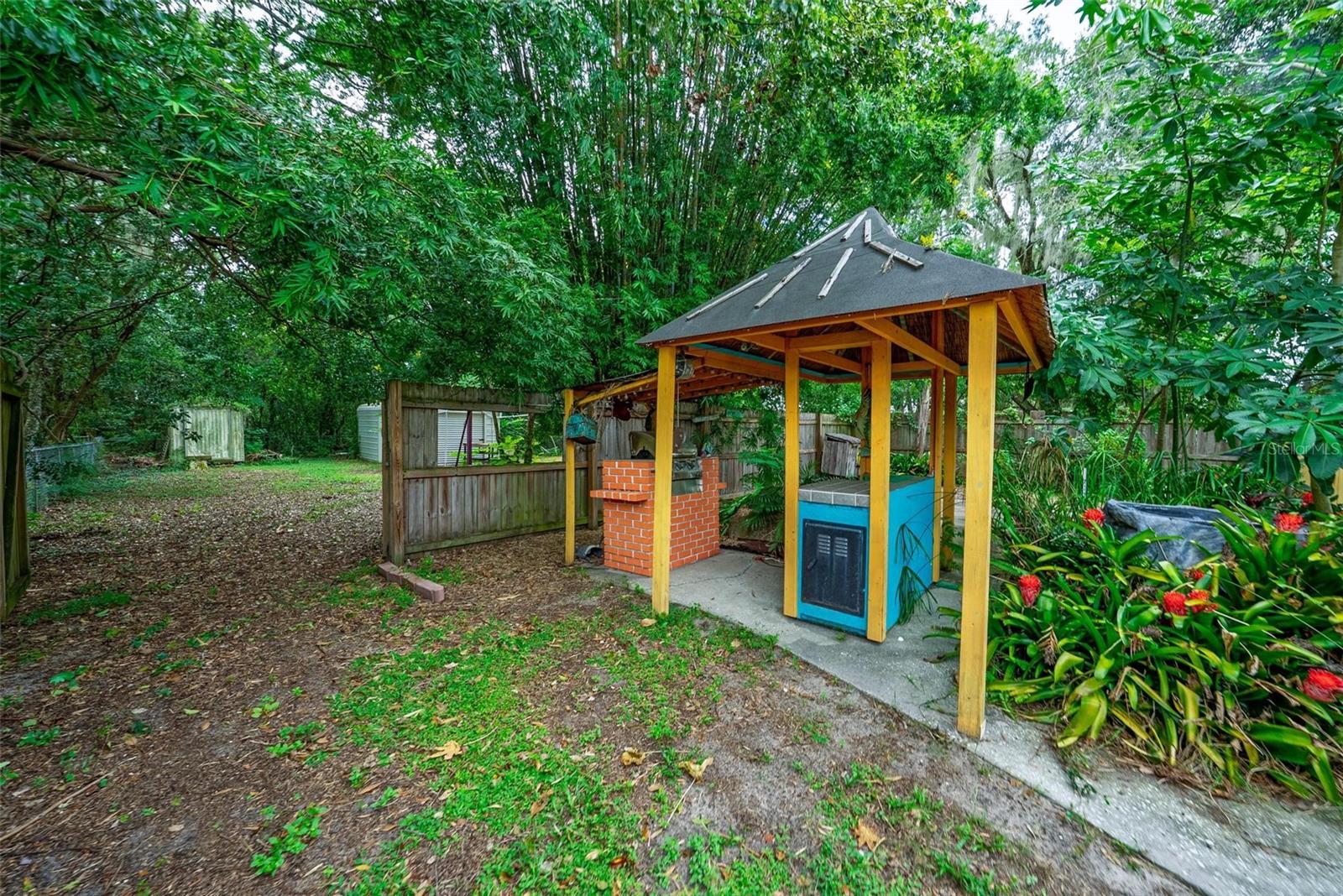 57 N ORANGE AVE, UMATILLA, FL, 32784