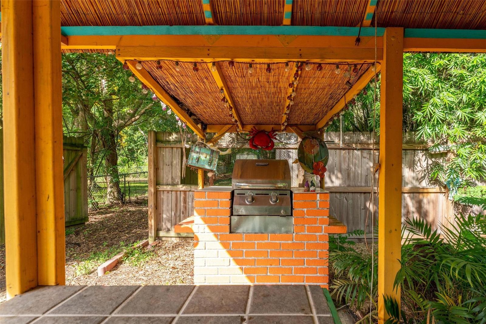 57 N ORANGE AVE, UMATILLA, FL, 32784