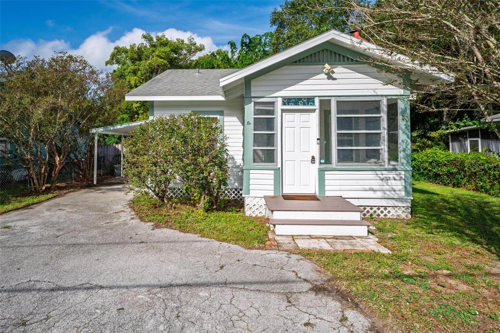 57 N ORANGE AVE, UMATILLA, FL, 32784