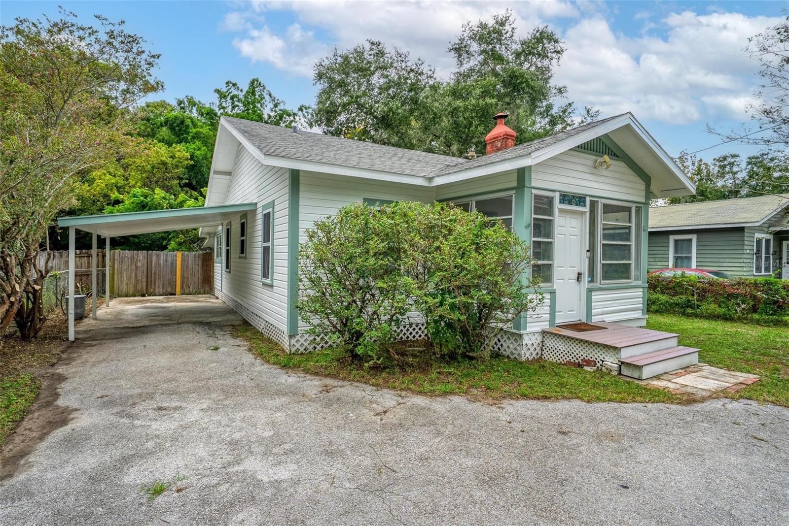 57 N ORANGE AVE, UMATILLA, FL, 32784