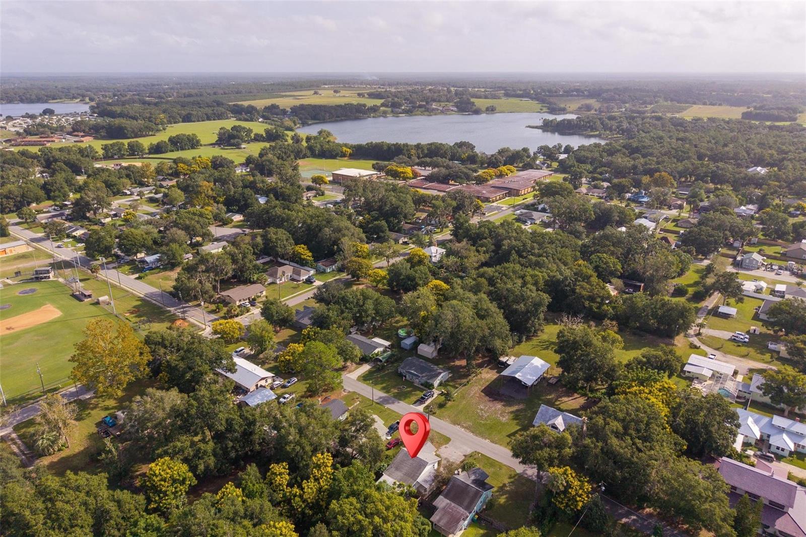 57 N ORANGE AVE, UMATILLA, FL, 32784