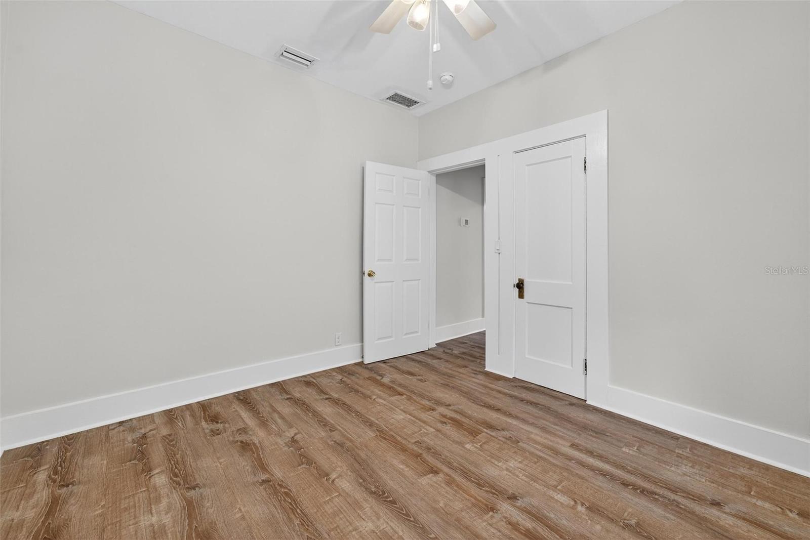 57 N ORANGE AVE, UMATILLA, FL, 32784