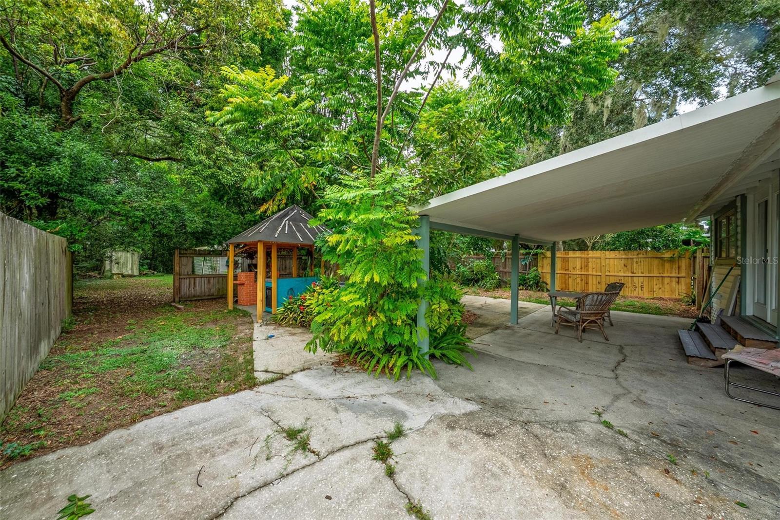 57 N ORANGE AVE, UMATILLA, FL, 32784