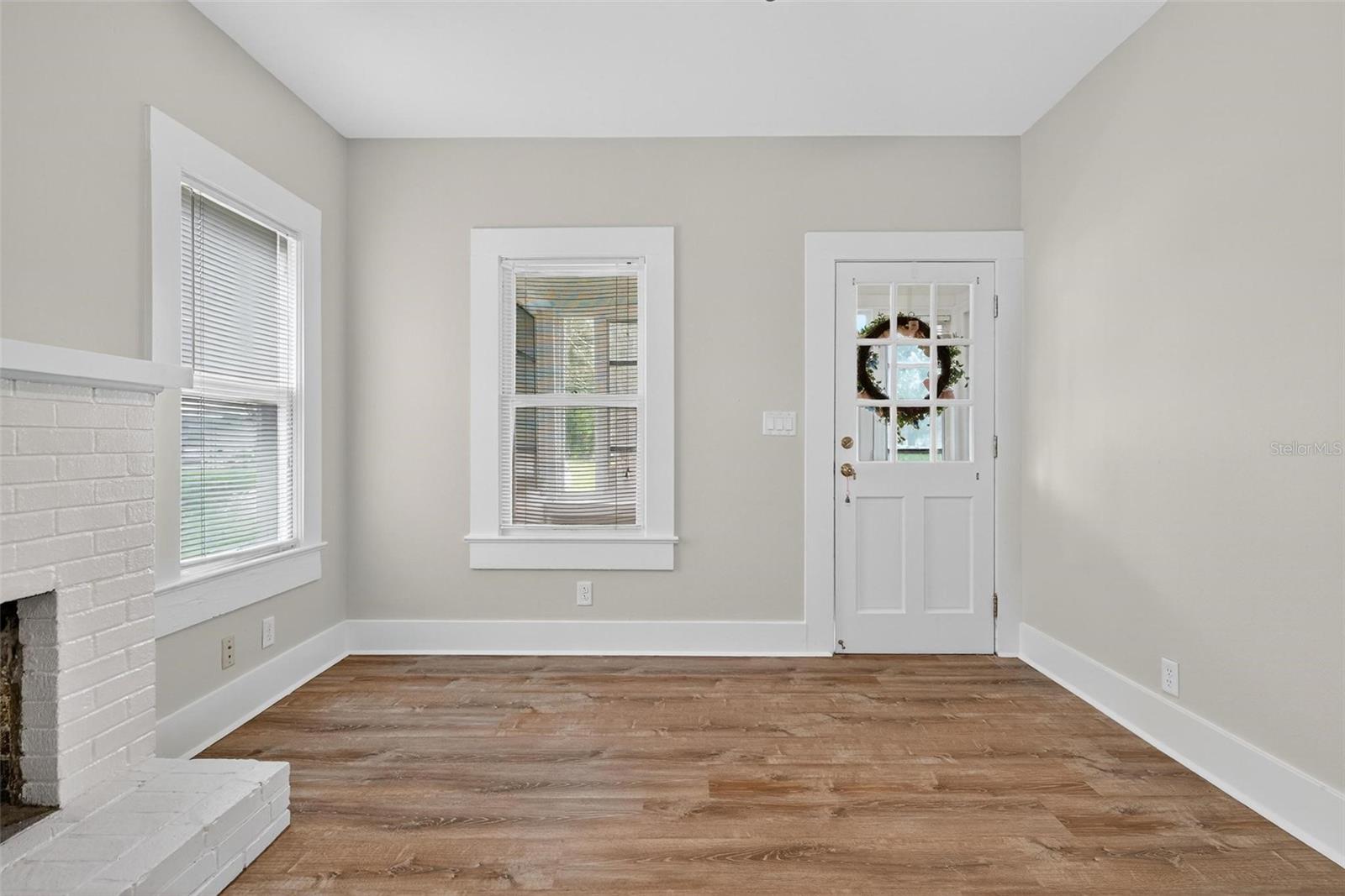 57 N ORANGE AVE, UMATILLA, FL, 32784