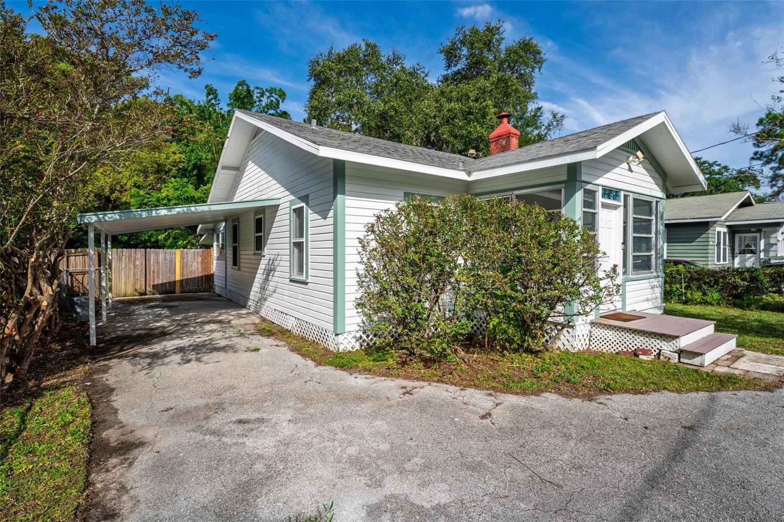 57 N ORANGE AVE, UMATILLA, FL, 32784