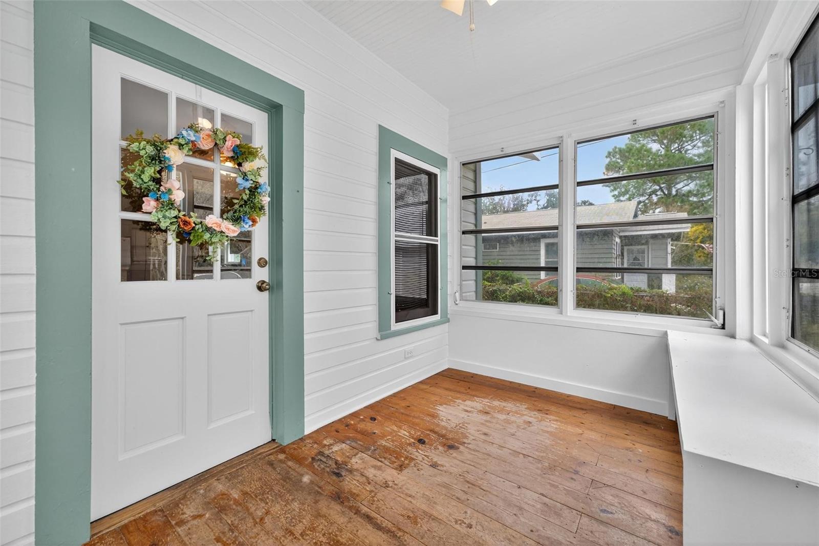 57 N ORANGE AVE, UMATILLA, FL, 32784