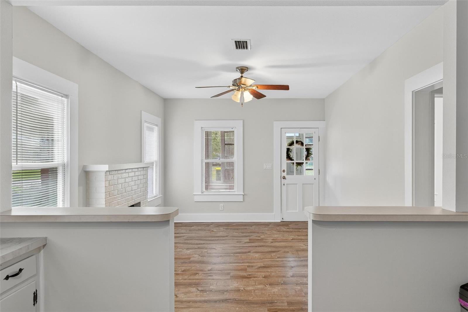 57 N ORANGE AVE, UMATILLA, FL, 32784