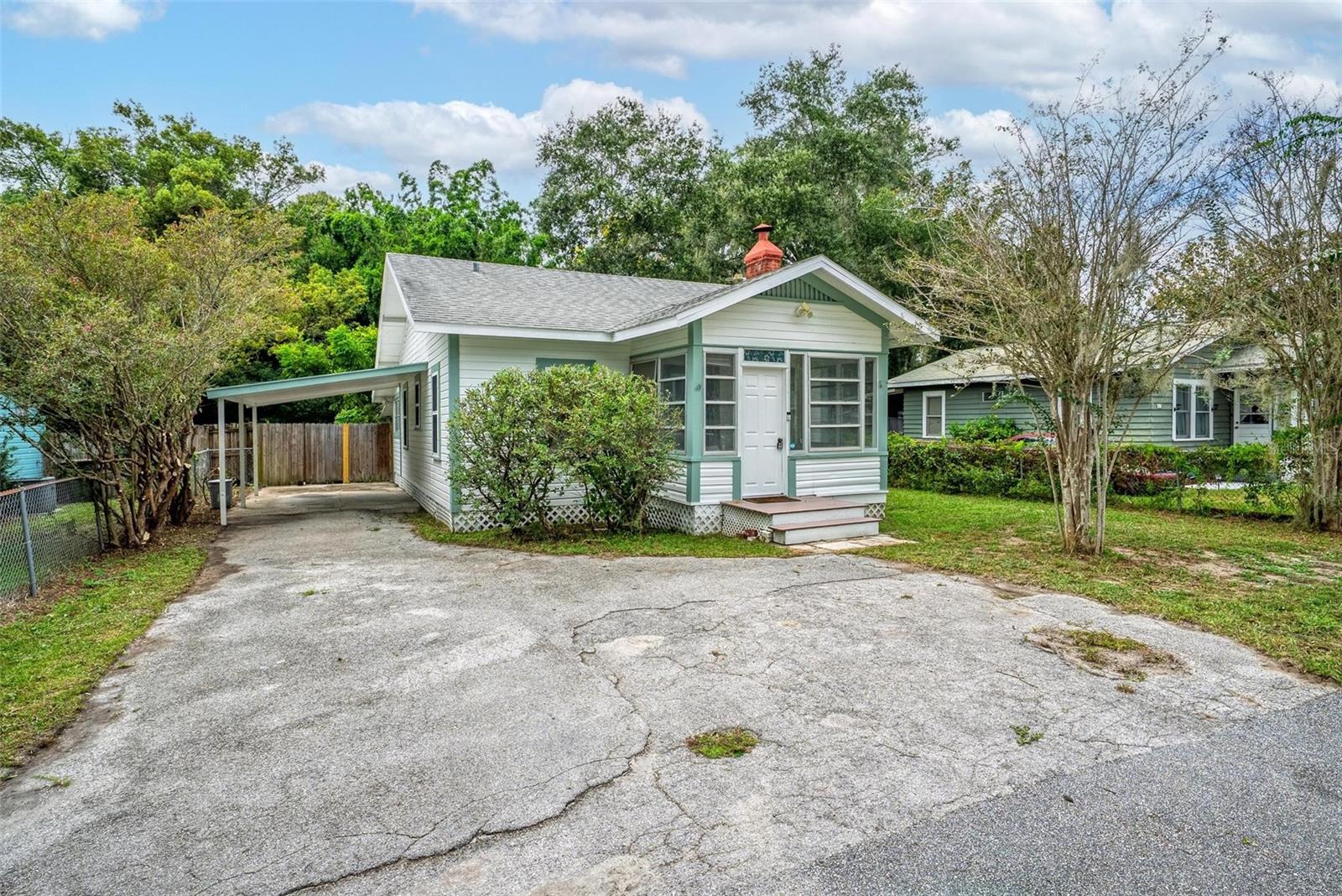 57 N ORANGE AVE, UMATILLA, FL, 32784