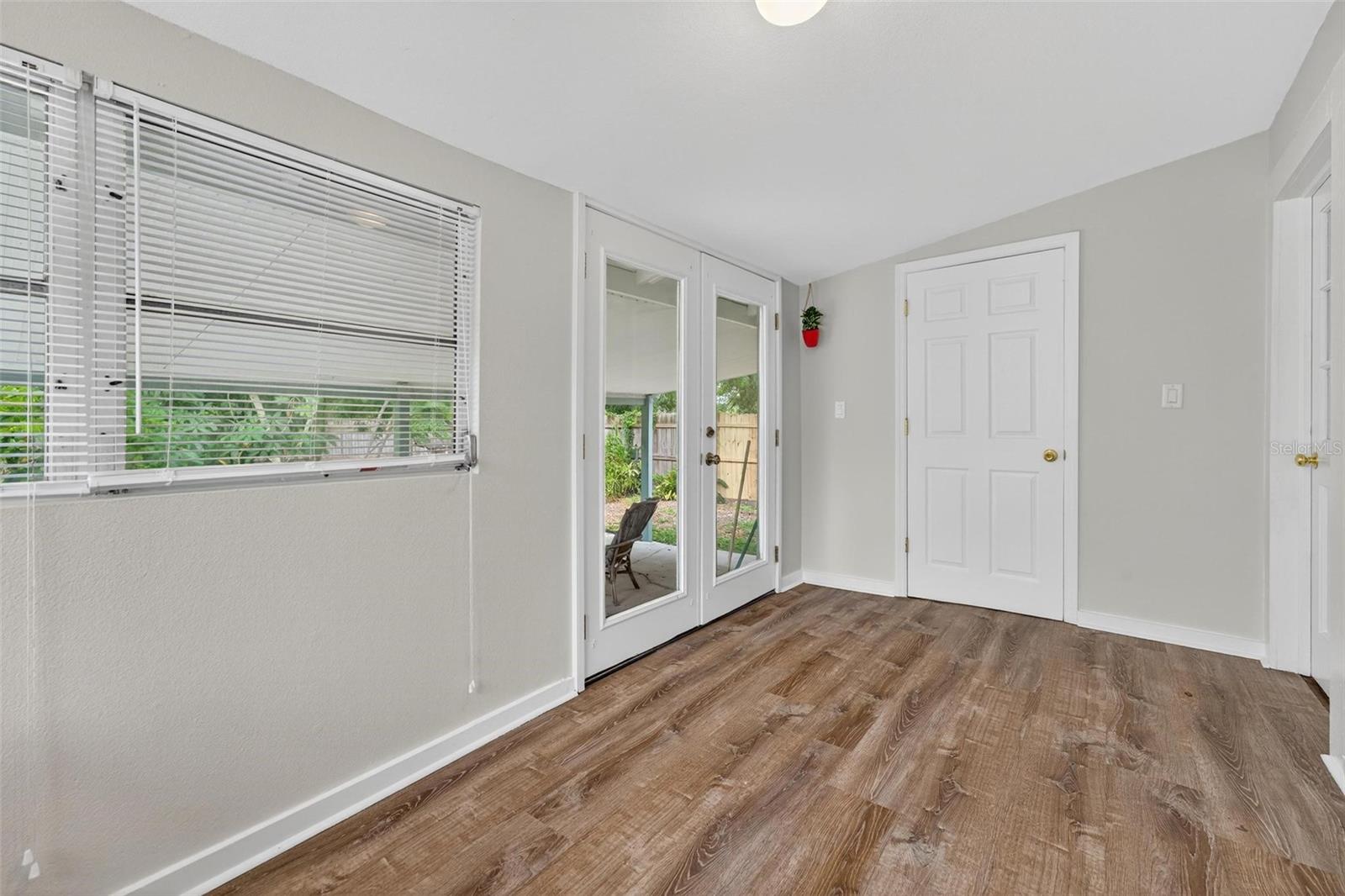 57 N ORANGE AVE, UMATILLA, FL, 32784