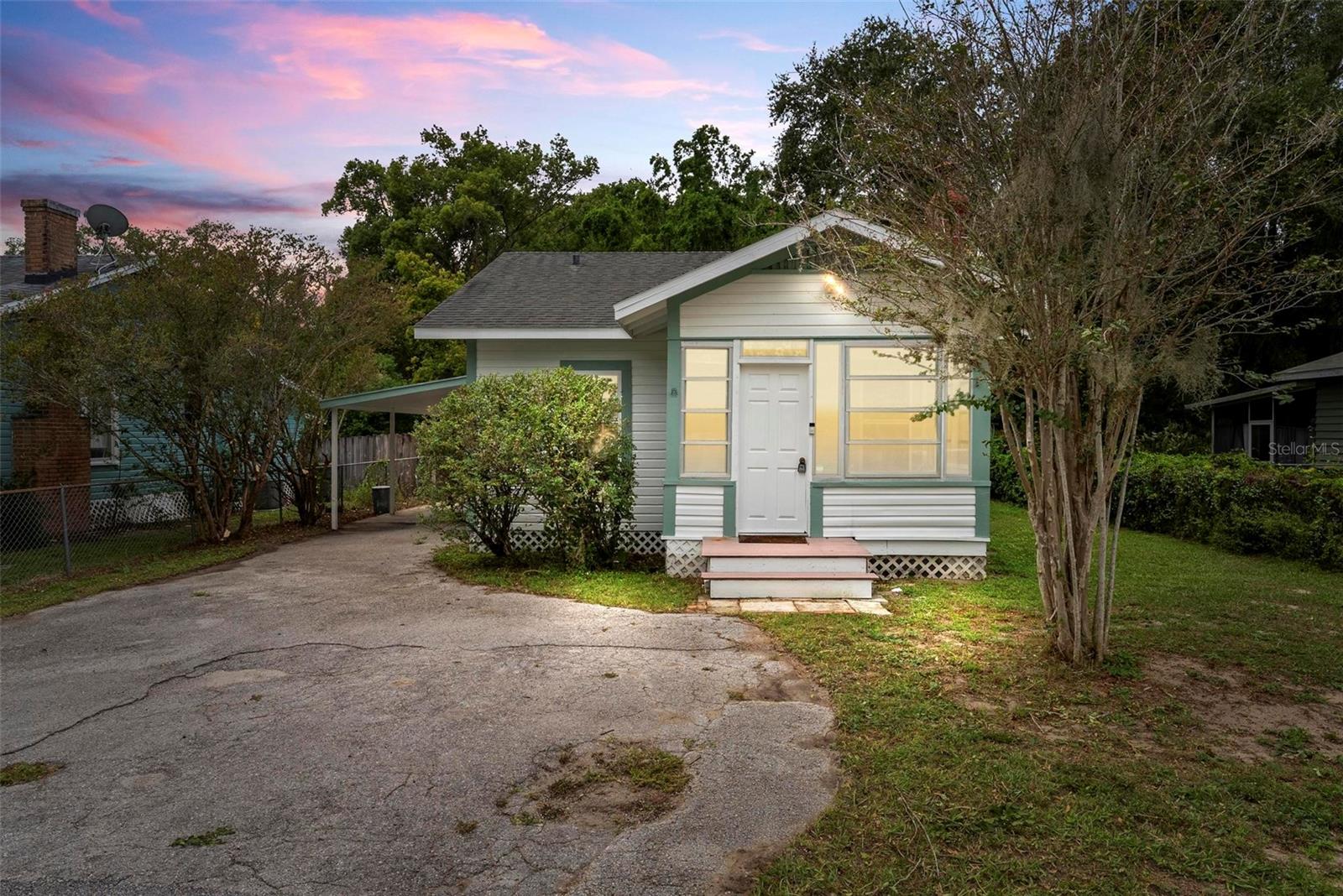 57 N ORANGE AVE, UMATILLA, FL, 32784