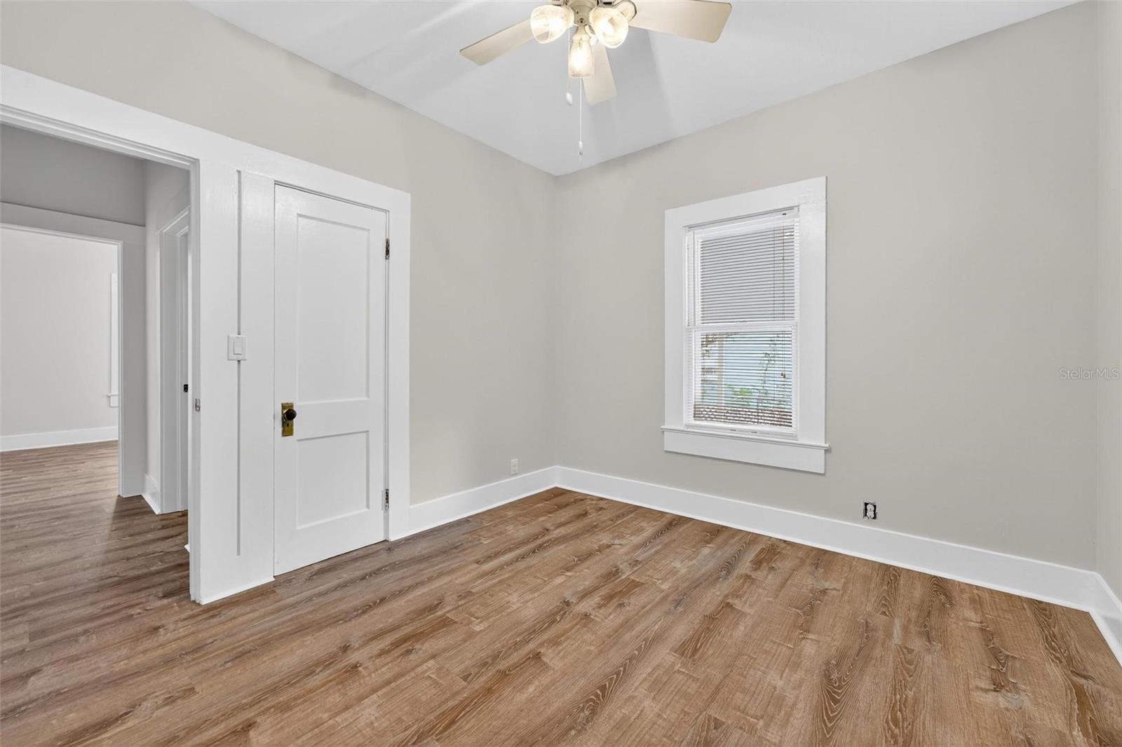 57 N ORANGE AVE, UMATILLA, FL, 32784