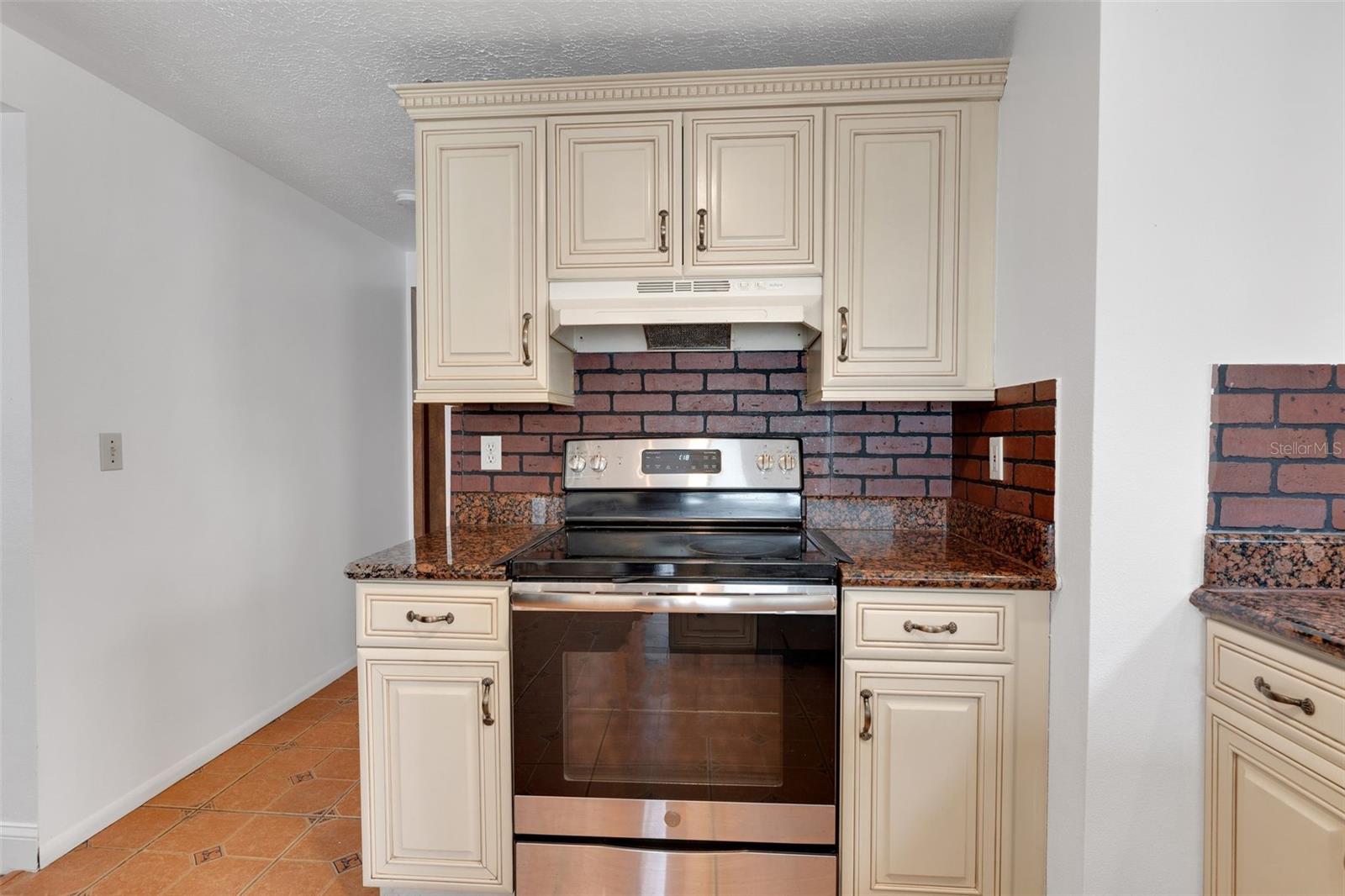 5207 MOELLER AVE, SARASOTA, FL, 34233