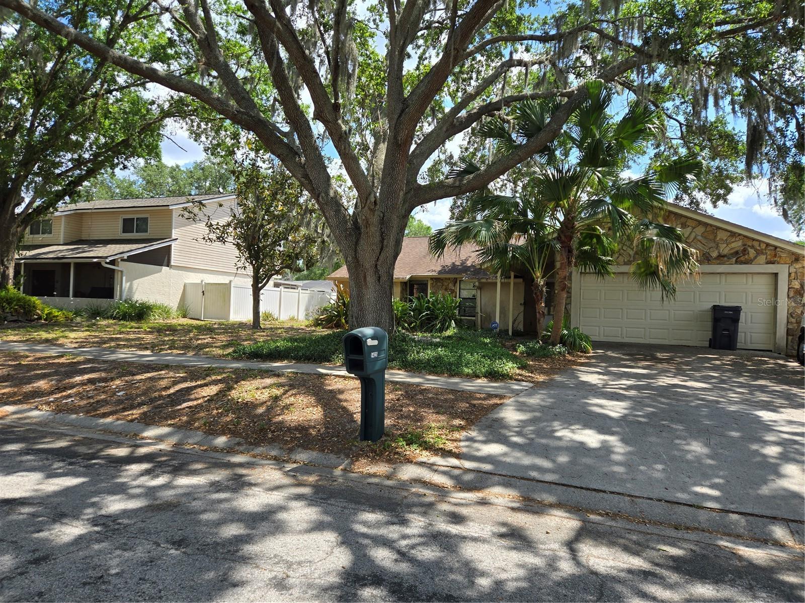 1425 CORNER OAKS DR, BRANDON, FL, 33510