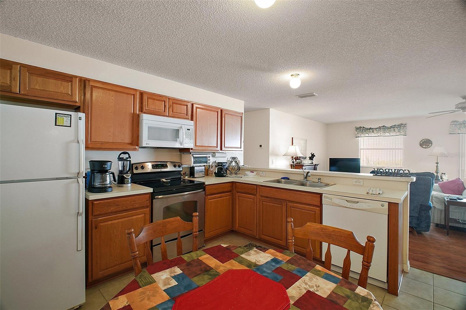 2115 ESCOBAR AVE, LADY LAKE, FL, 32159