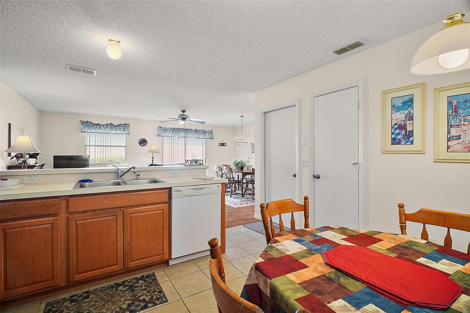 2115 ESCOBAR AVE, LADY LAKE, FL, 32159