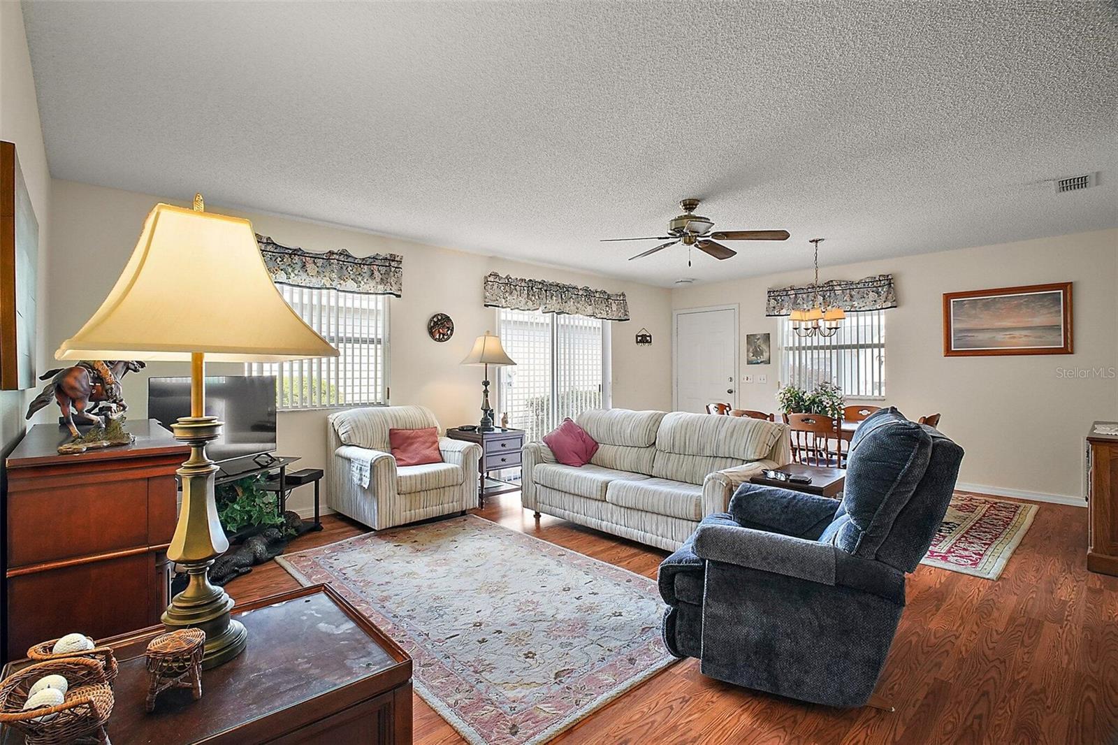 2115 ESCOBAR AVE, LADY LAKE, FL, 32159