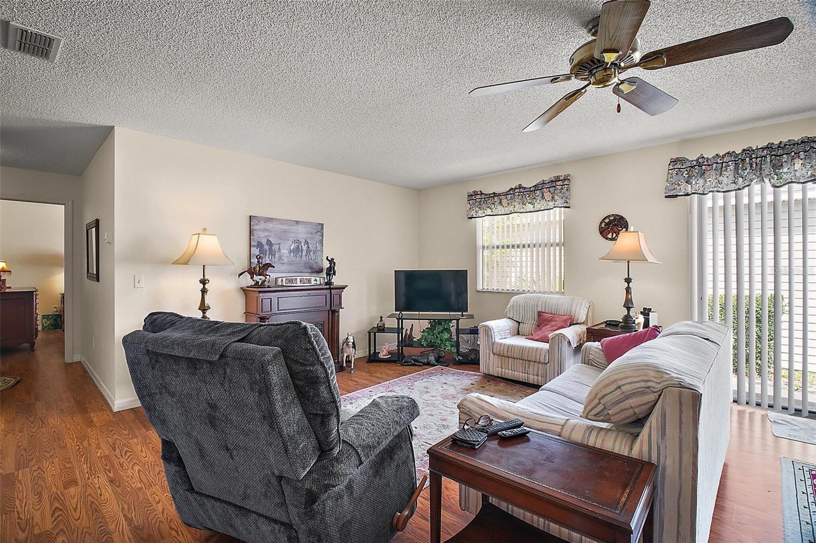 2115 ESCOBAR AVE, LADY LAKE, FL, 32159